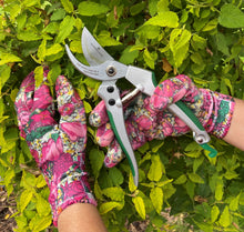 Load image into Gallery viewer, Ladies Gardening Gloves (2 Pairs) and Secateurs Set - Ideal Ladies Garden Gift
