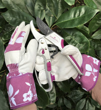 Load image into Gallery viewer, Ladies Gardening Glove &amp; Ratchet Pruner Secateurs (Great for weaker hands) Set
