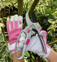 Load image into Gallery viewer, Petal Power Ladies Gardening Glove &amp; Ratchet Pruner Secateurs (Great for weaker hands) Set.
