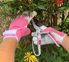 Load image into Gallery viewer, Petal Power Ladies Gardening Glove &amp; Ratchet Pruner Secateurs (Great for weaker hands) Set.
