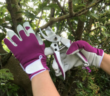 Load image into Gallery viewer, Ladies Leather Gardening Glove &amp; Secateurs Set - Perfect Garden Gift
