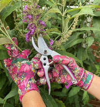 Load image into Gallery viewer, Ladies Gardening Gloves (2 Pairs) and Secateurs Set - Ideal Ladies Garden Gift
