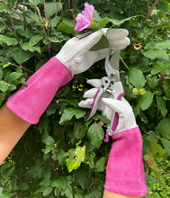 Load image into Gallery viewer, Ladies Gauntlet Gardening Glove &amp; Secateurs Set - Perfect Garden Gift for Women
